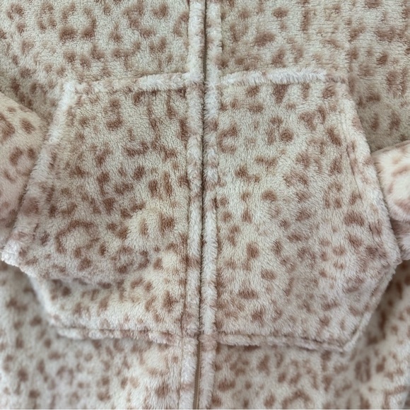 Girl's Cat & Jack Plush Pajamas Animal Print w/ Hoodie - Picture 4 of 12